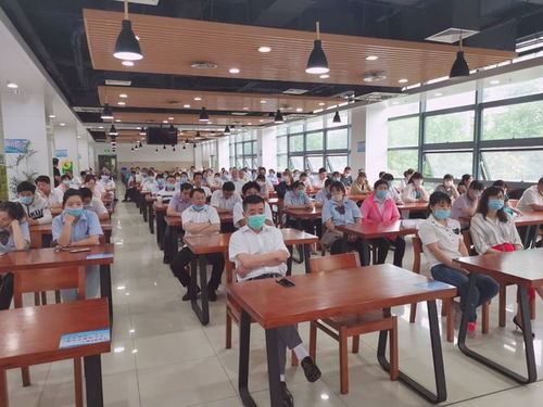 中心組織員工開展食品安全知識培訓